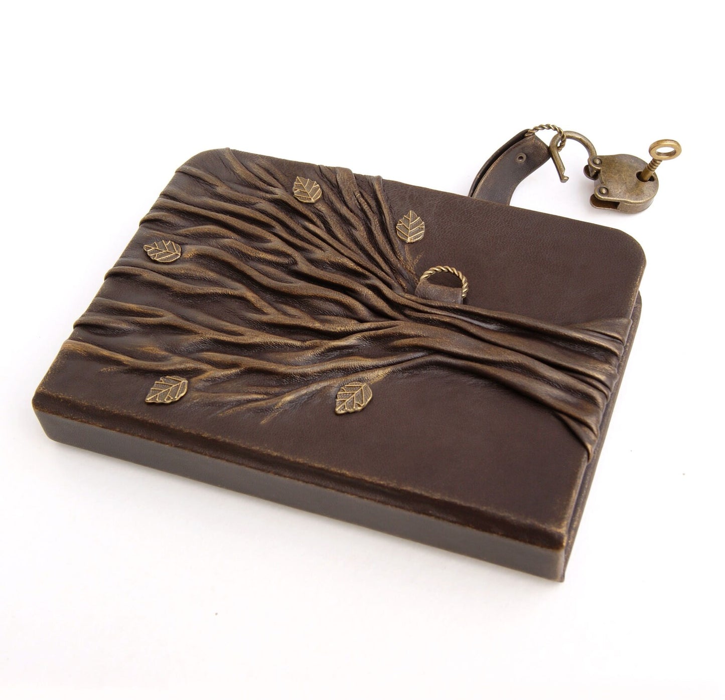 The Prastara Leather Journal with Lock and Key