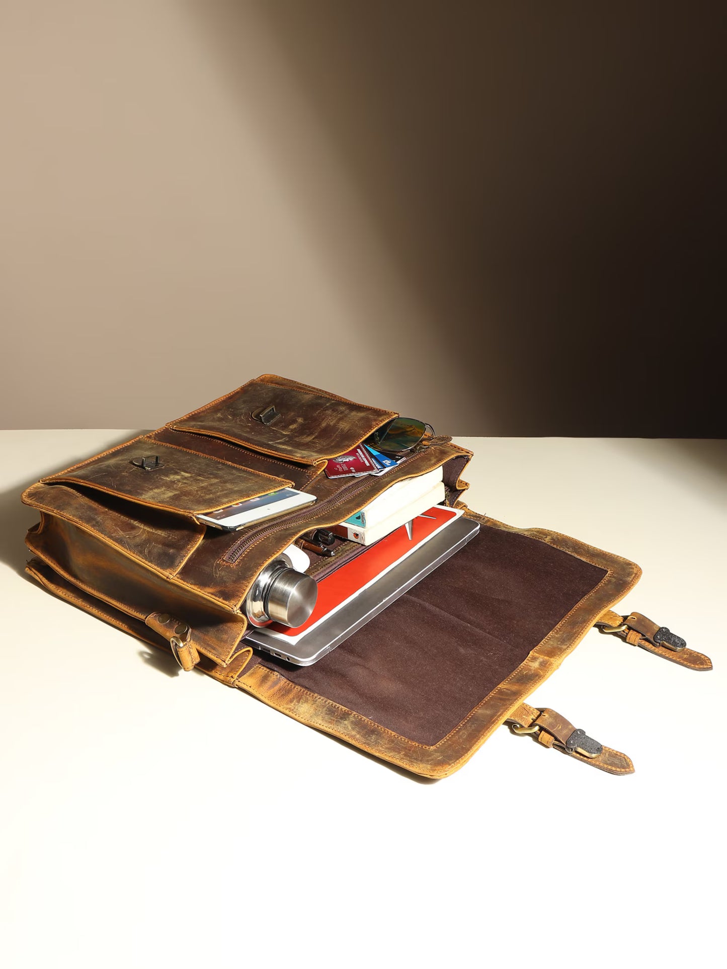 The Prastara Handmade Full-Grain Leather Laptop Bag