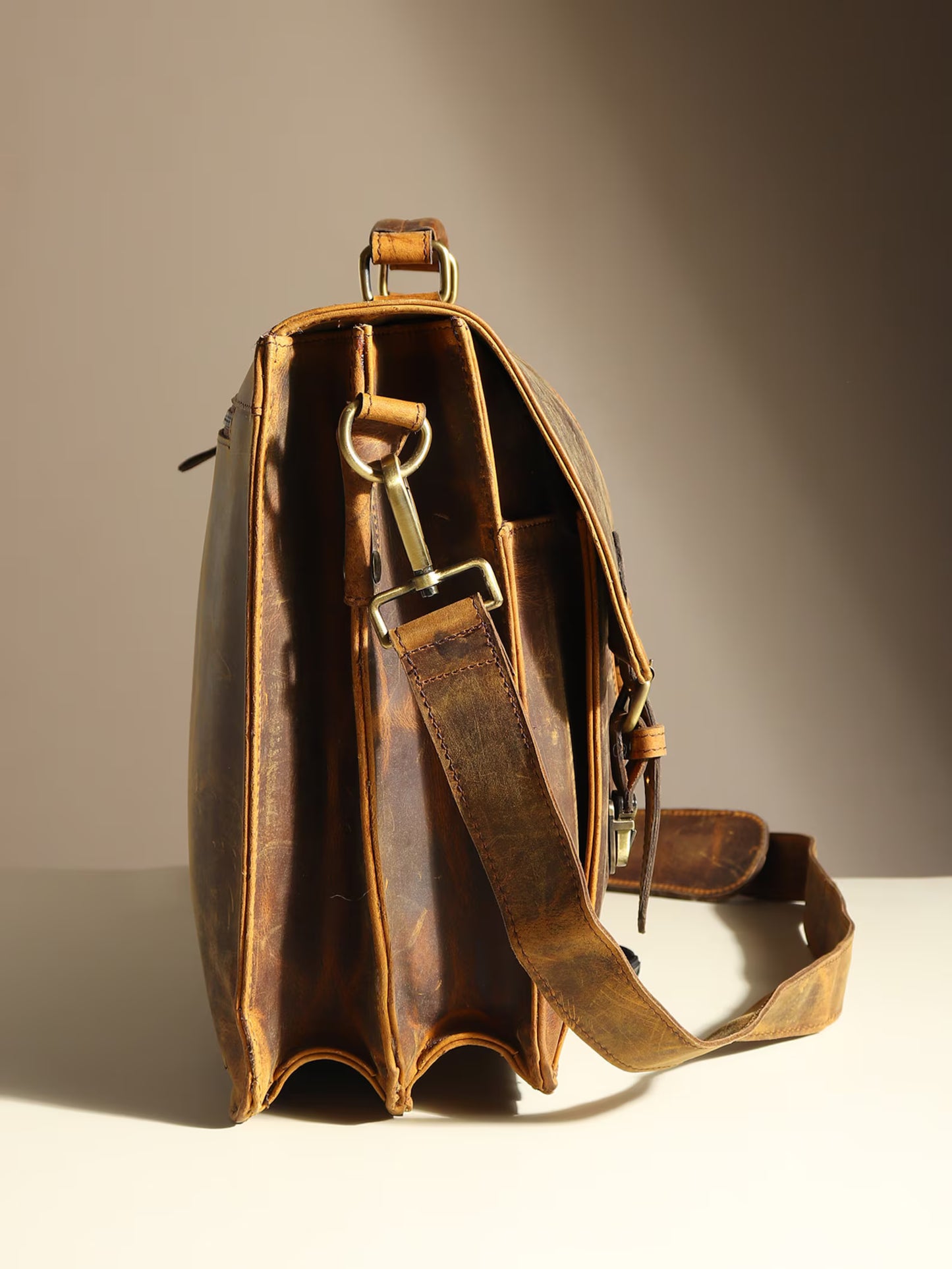 The Prastara Handmade Full-Grain Leather Laptop Bag