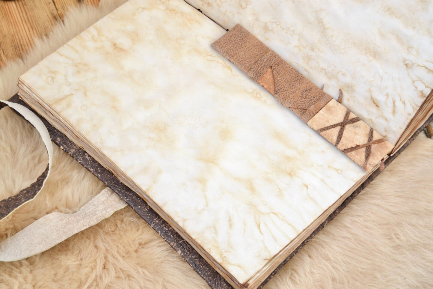 The Prastara Large Leather Bound Journal
