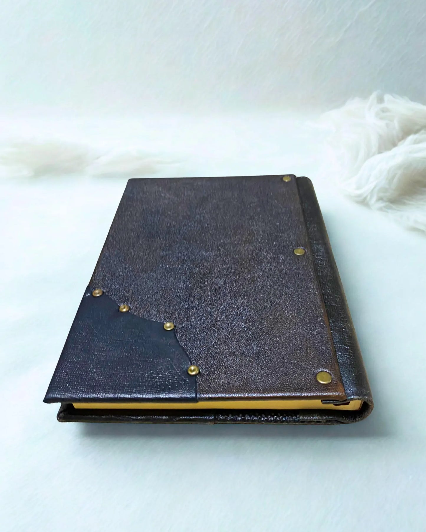 The Prastara Handmade Leather Journal