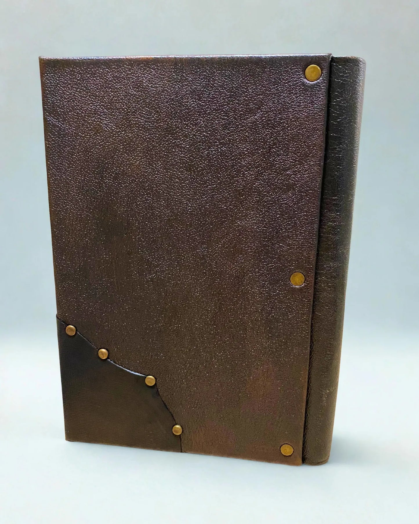 The Prastara Handmade Leather Journal