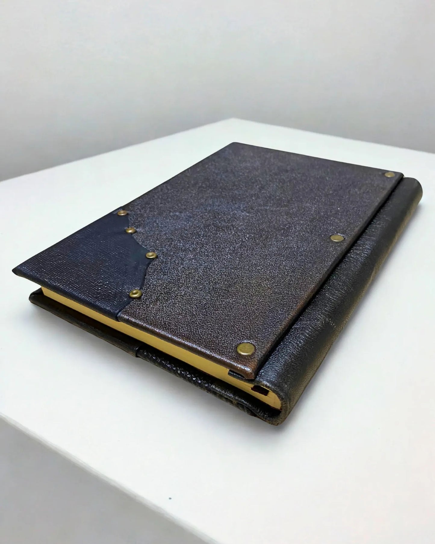 The Prastara Handmade Leather Journal