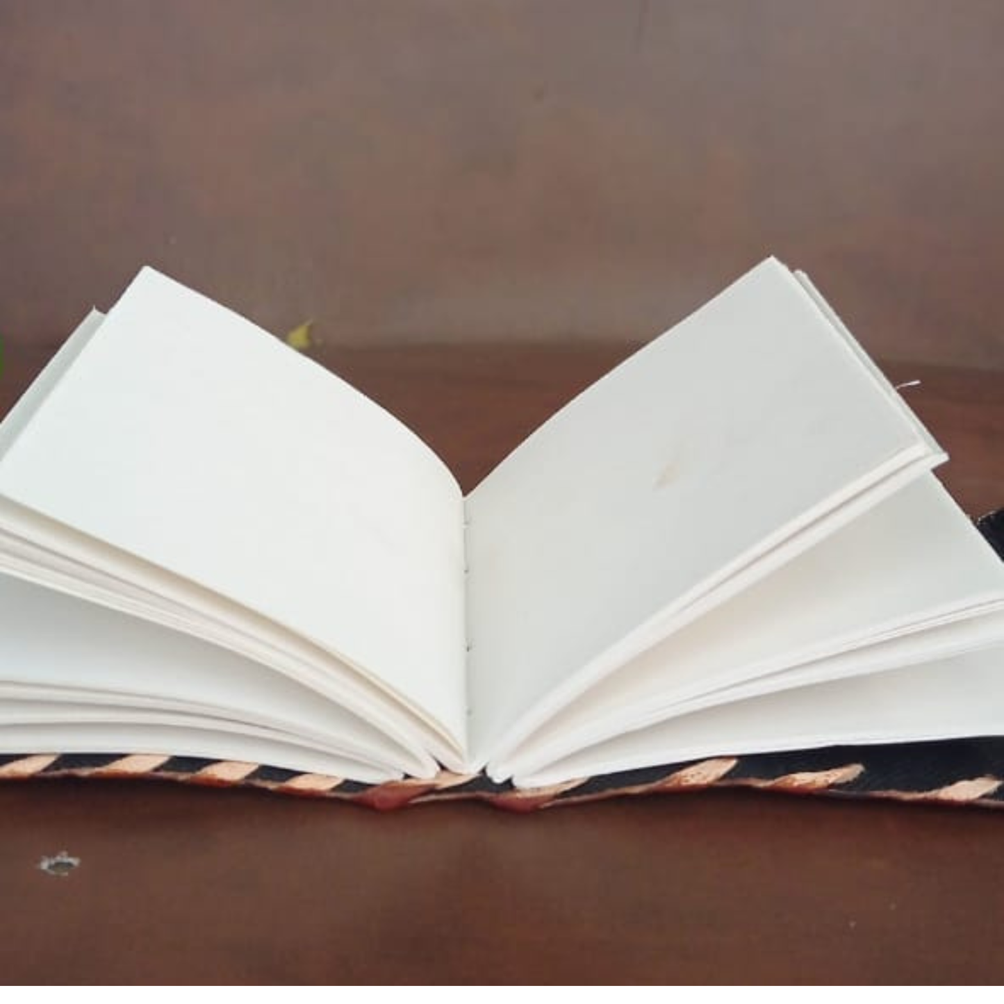 Leather Journal Large Writing Notebook Handmade Bound Vintage Journal For Women & Men with Lock/Semi-Precious Stone Gift For Art Sketchbook (7 x 5 Inches)