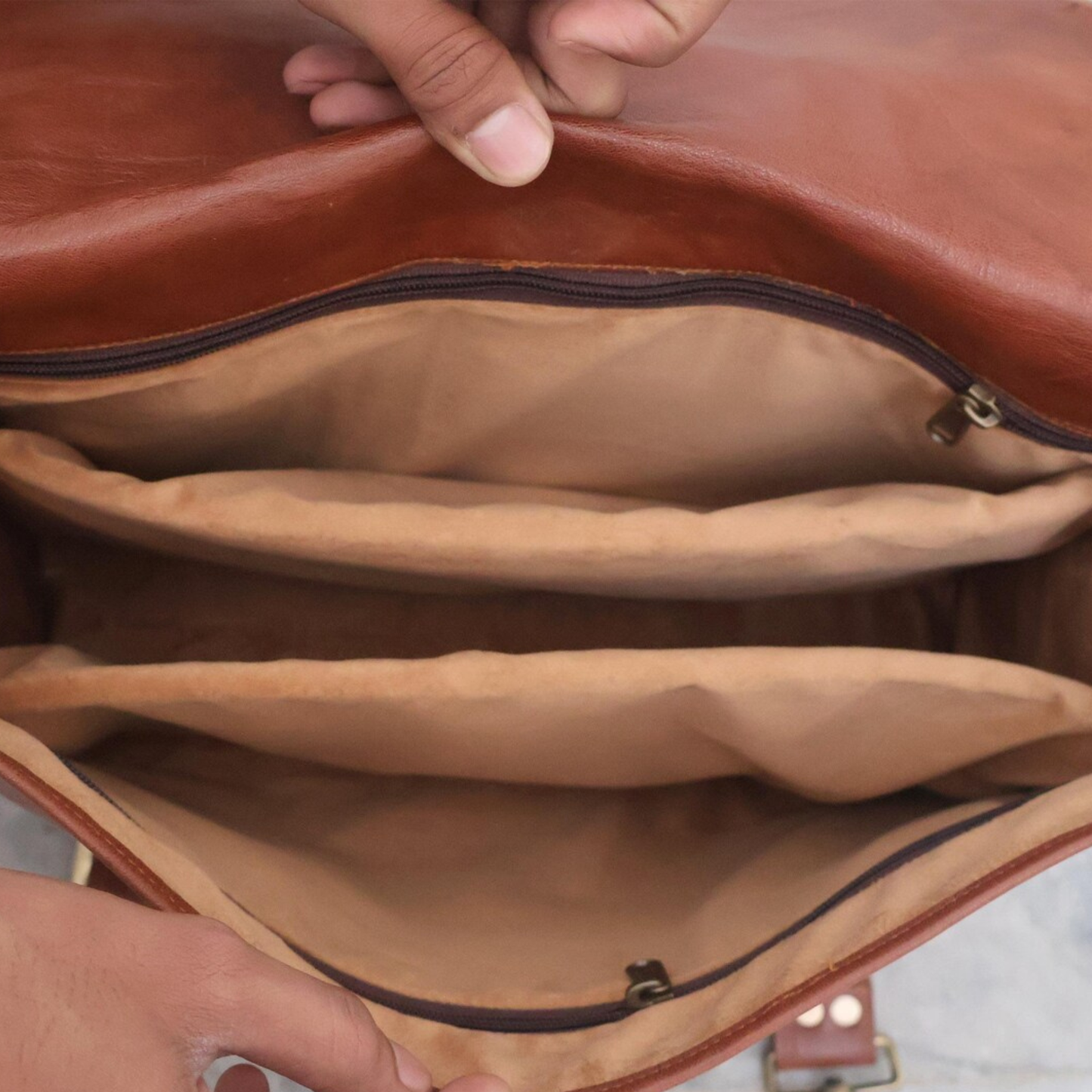 15" Leather Messenger Bag for Women Travel Laptop Crossbody Satchel Bag for Men School College Brown Handbag Best Graduation Christmas Gift