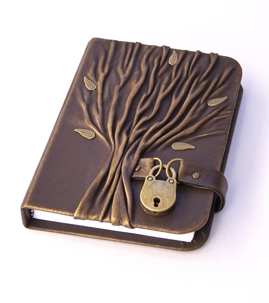 The Prastara Leather Journal with Lock and Key