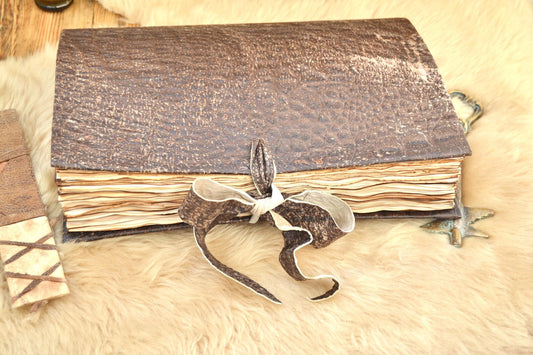 The Prastara Large Leather Bound Journal